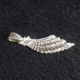 Angel's wing pendant